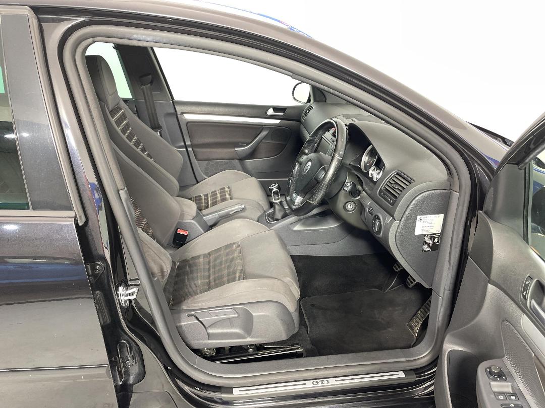 Photo '16' of Volkswagen Golf Photo '16' of Volkswagen Golf