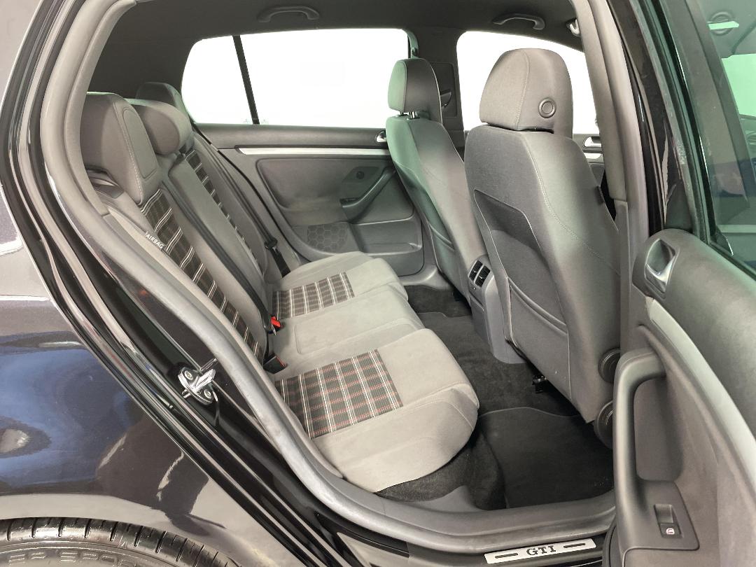 Photo '20' of Volkswagen Golf Photo '20' of Volkswagen Golf