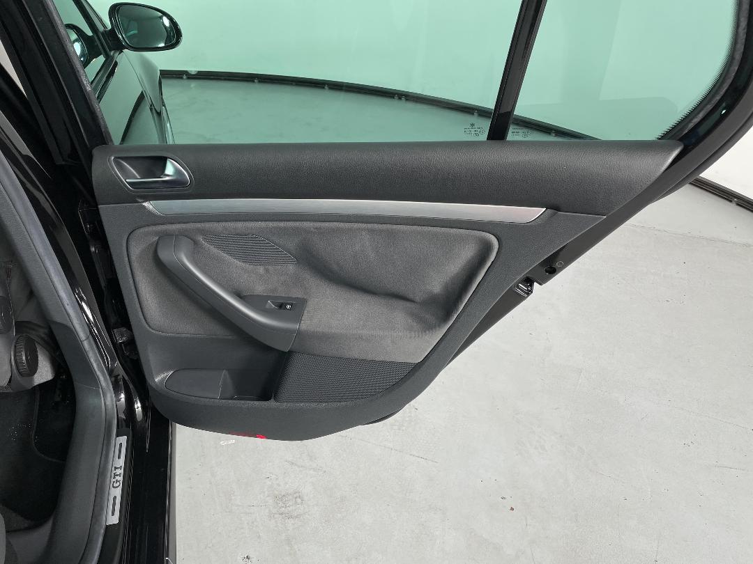 Photo '19' of Volkswagen Golf Photo '19' of Volkswagen Golf