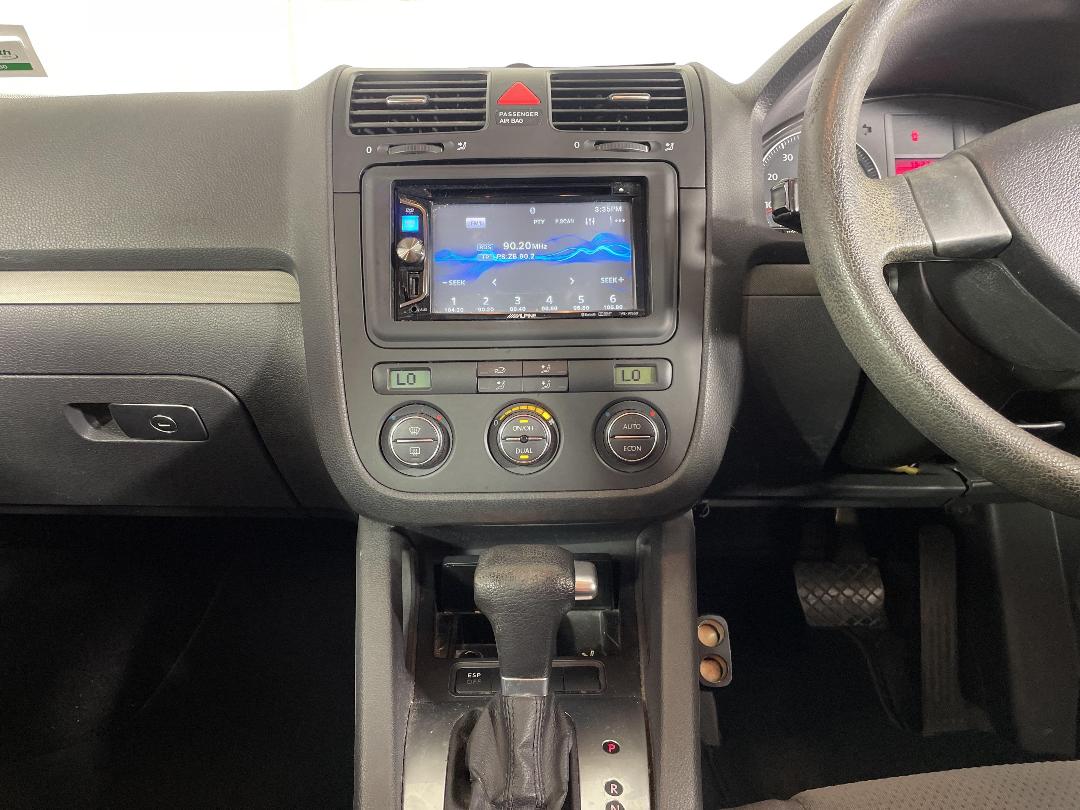 Photo '18' of Volkswagen Golf