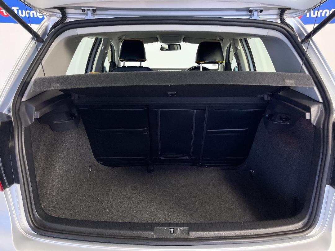 Photo '14' of Volkswagen Golf Photo '14' of Volkswagen Golf