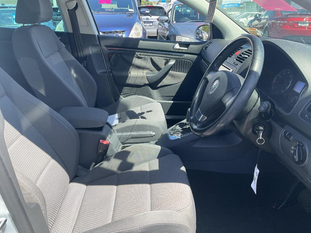 Photo '6' of Volkswagen Golf