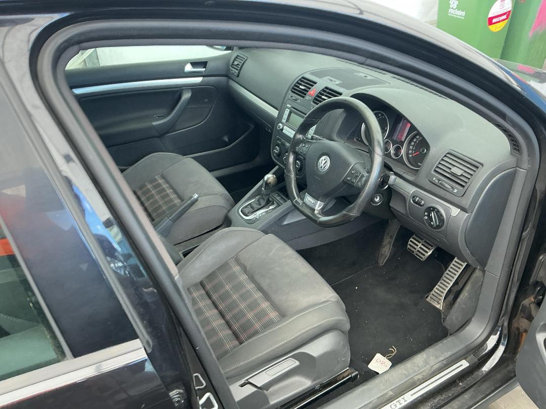 Photo '20' of Volkswagen Golf T GTI