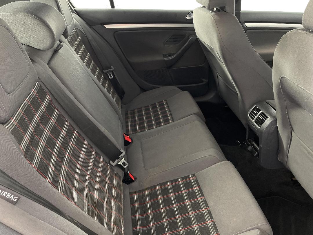 Photo '20' of Volkswagen Golf Photo '20' of Volkswagen Golf