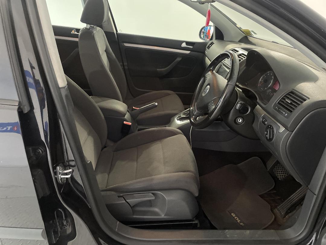 Photo '16' of Volkswagen Golf Photo '16' of Volkswagen Golf