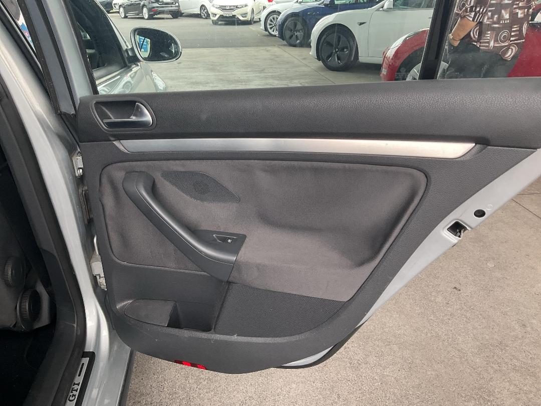 Photo '17' of Volkswagen Golf