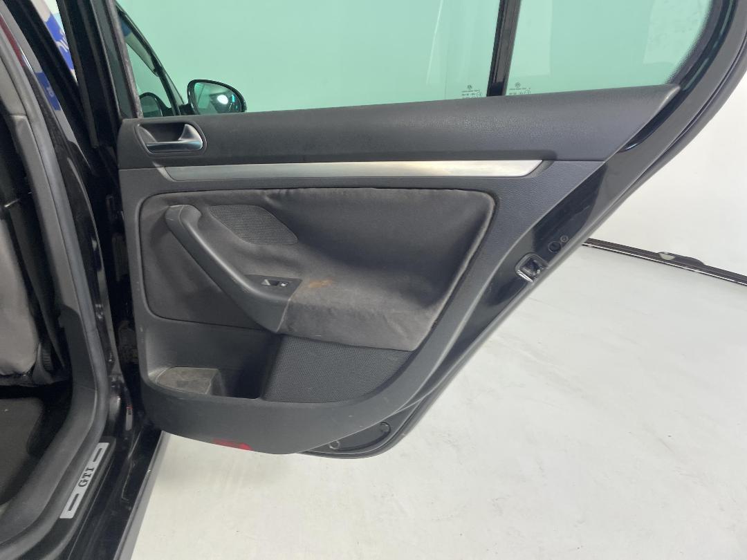 Photo '19' of Volkswagen Golf