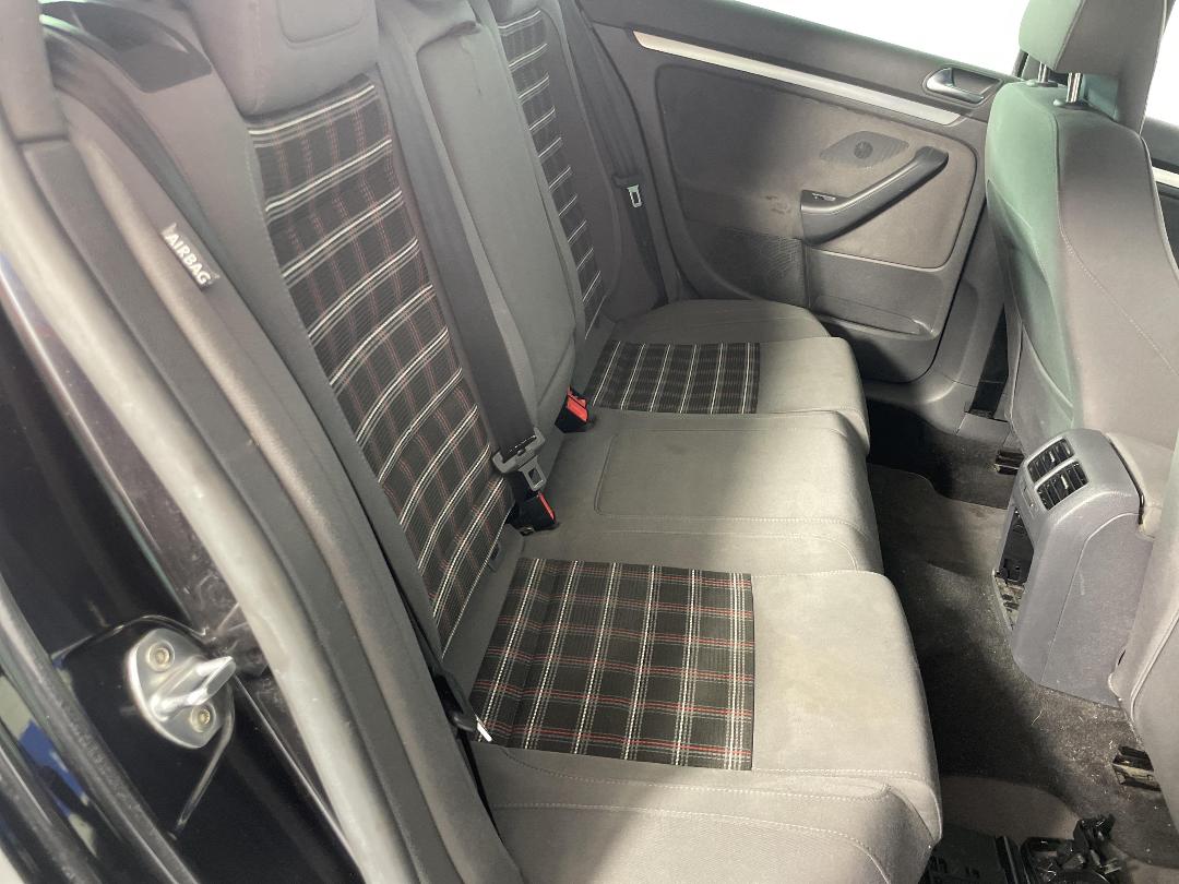 Photo '20' of Volkswagen Golf