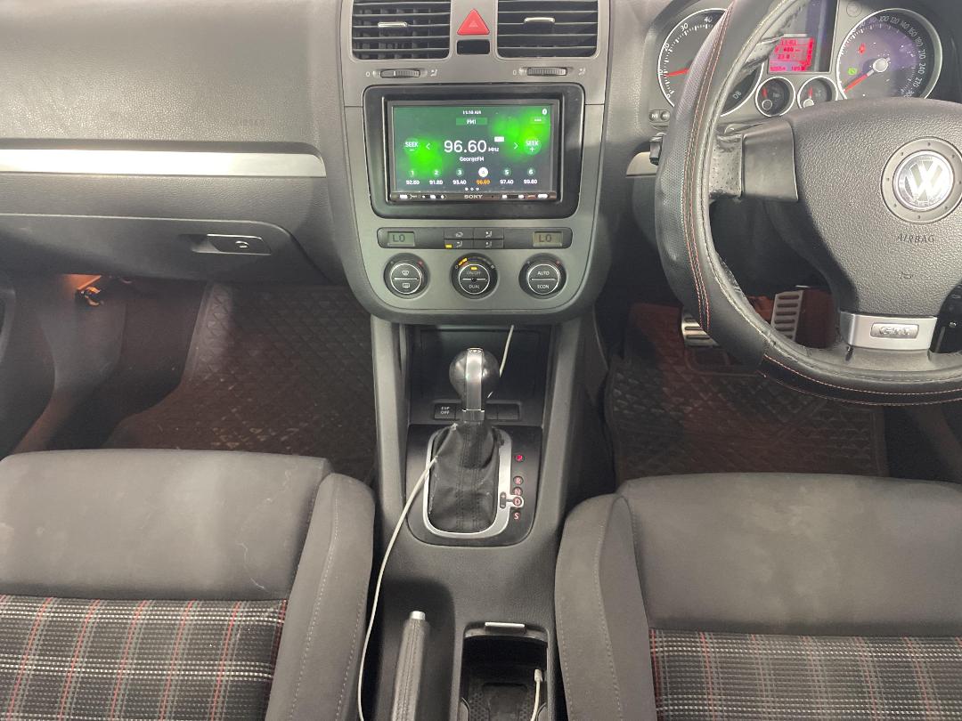 Photo '18' of Volkswagen Golf