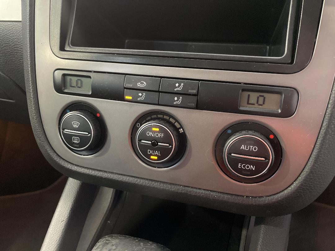 Photo '28' of Volkswagen Golf