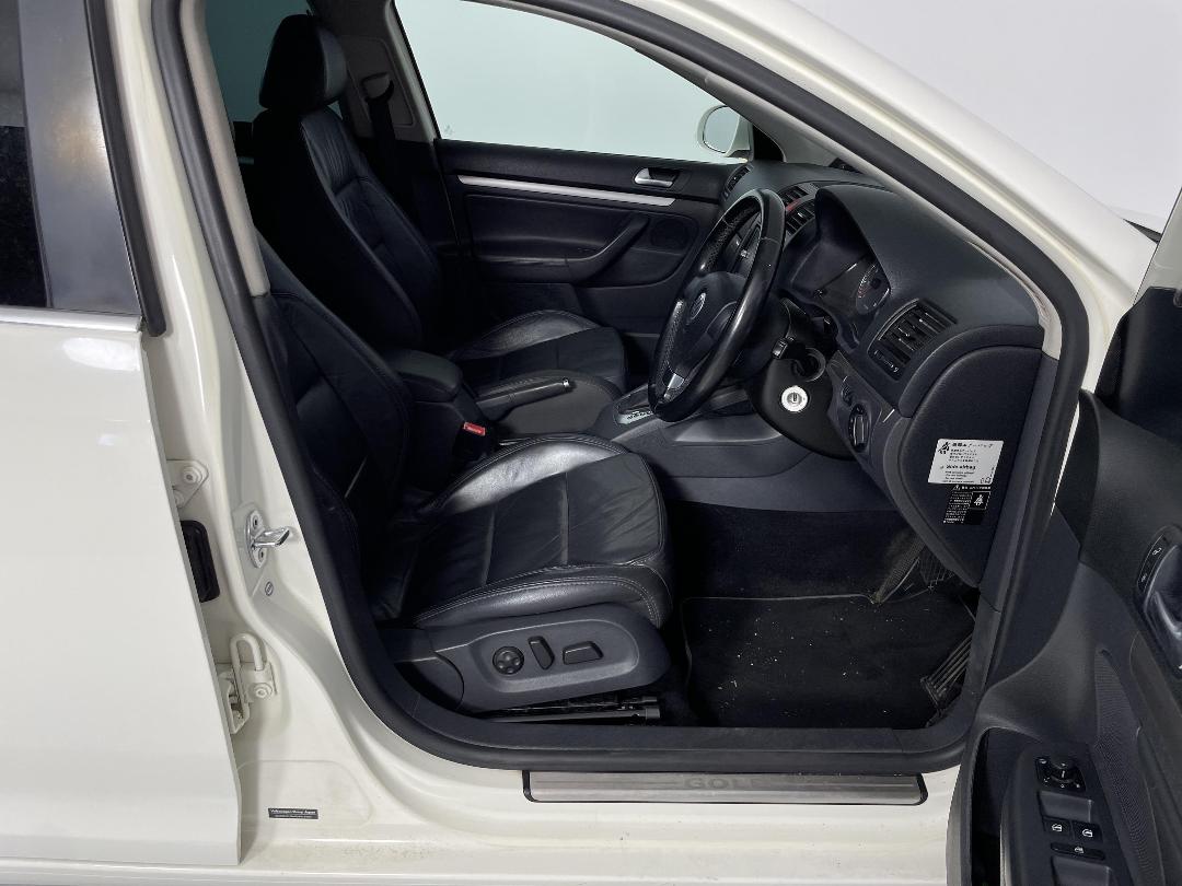 Photo '16' of Volkswagen Golf