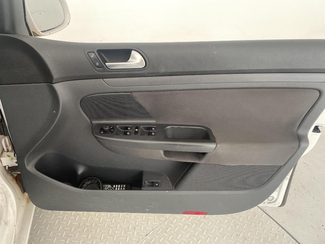 Photo '15' of Volkswagen Golf Photo '15' of Volkswagen Golf