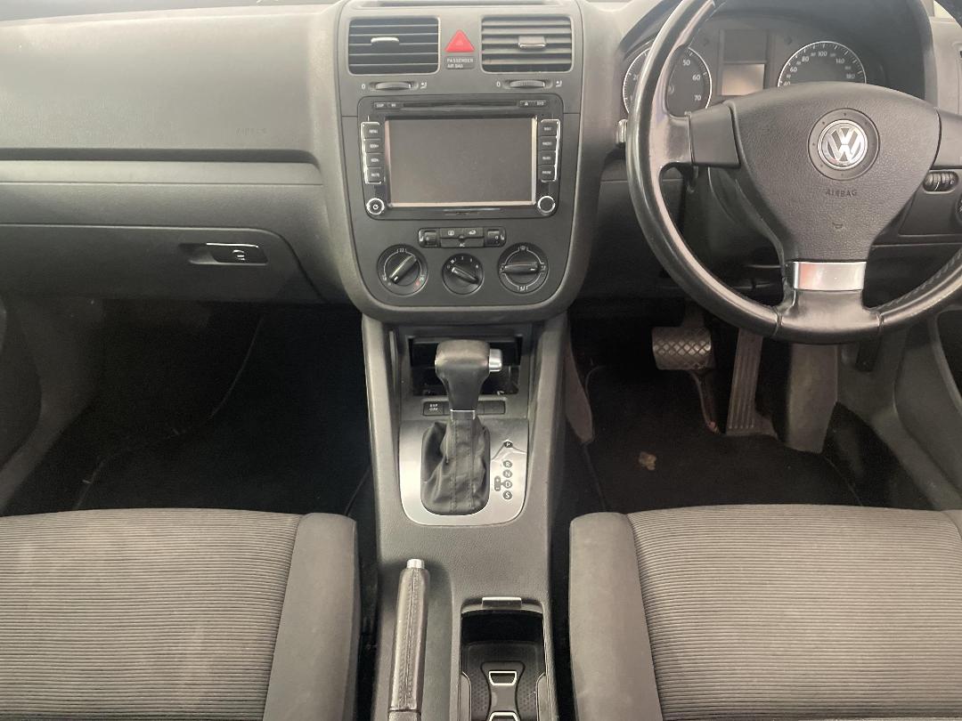 Photo '18' of Volkswagen Golf Photo '18' of Volkswagen Golf