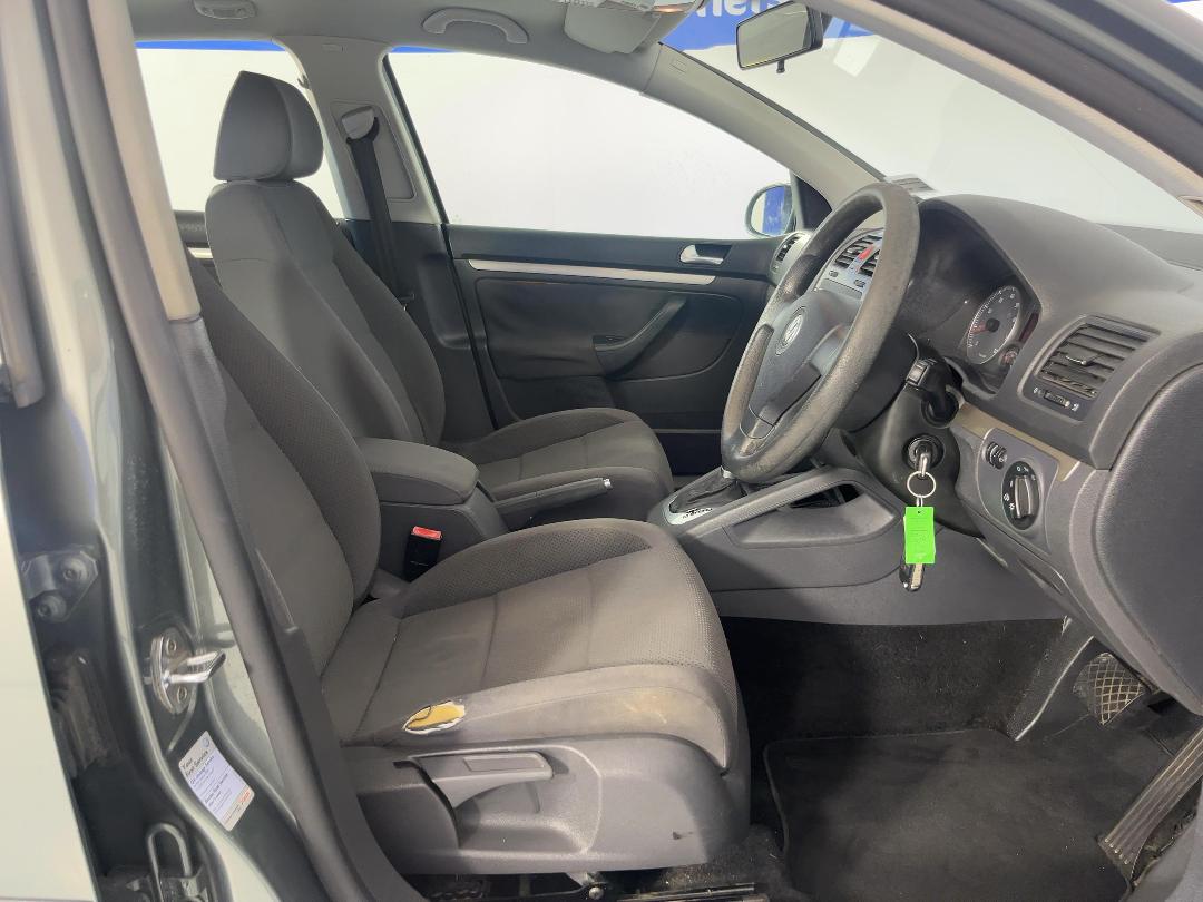 Photo '16' of Volkswagen Golf