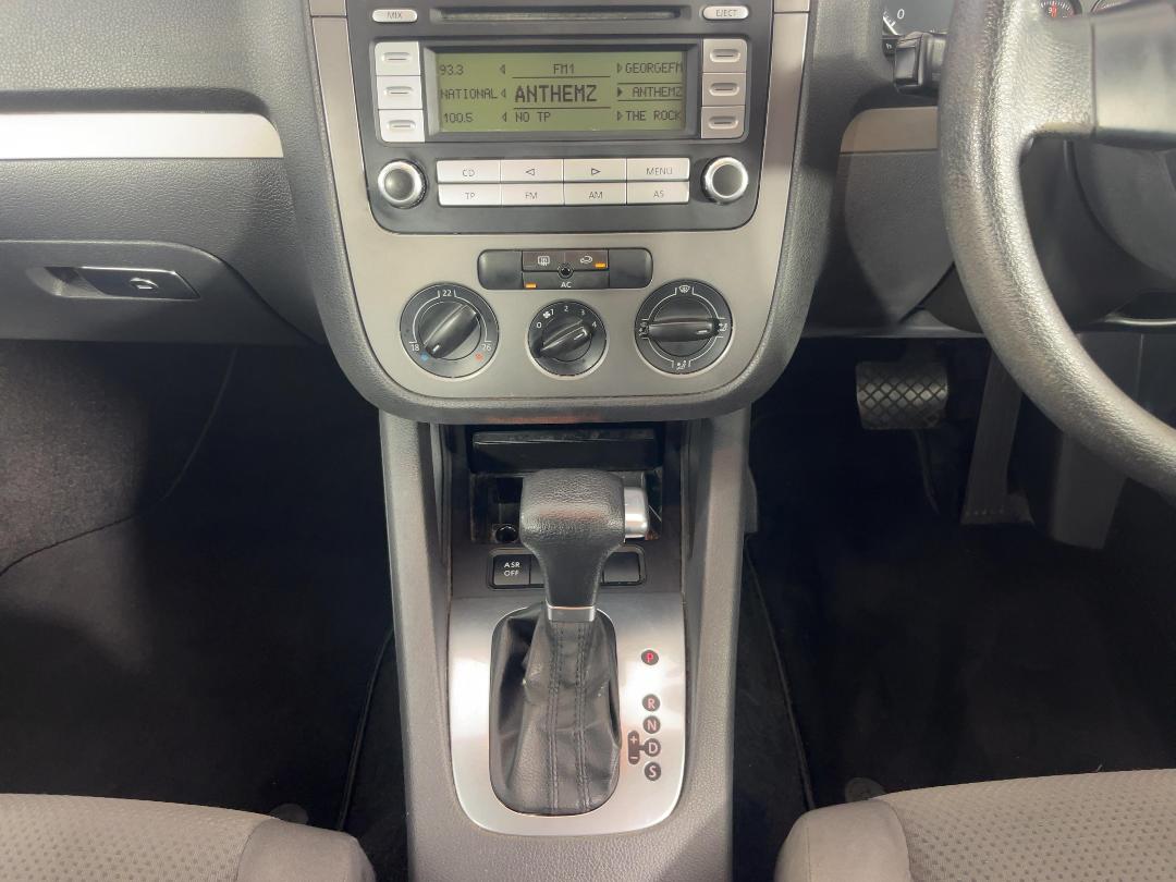 Photo '18' of Volkswagen Golf