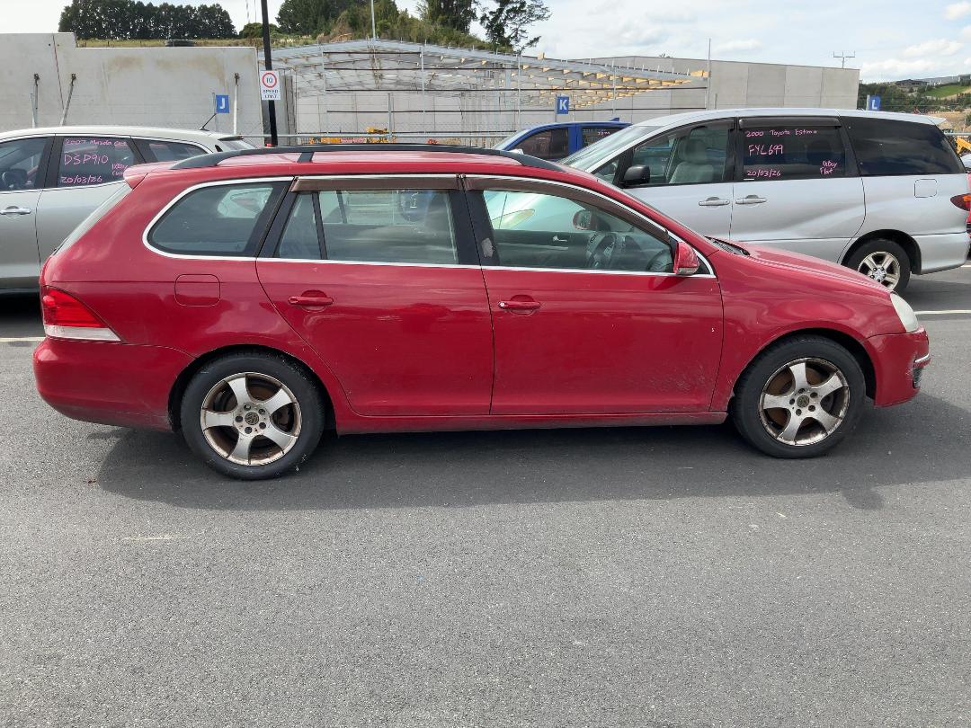 Photo '8' of Volkswagen Golf TSI Photo '8' of Volkswagen Golf TSI