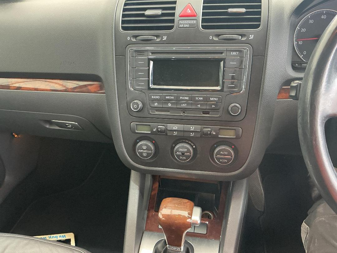 Photo '25' of Volkswagen Jetta 2.0 FSI Photo '25' of Volkswagen Jetta 2.0 FSI