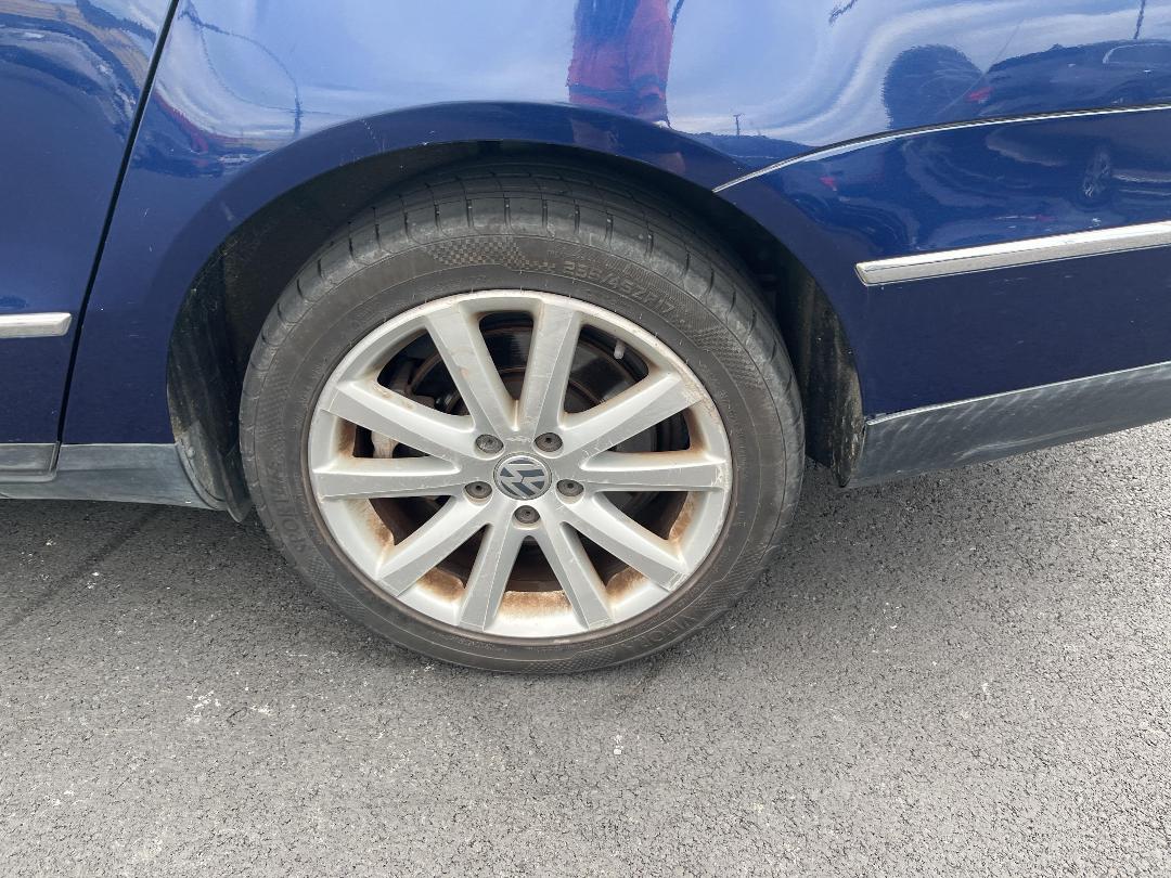 Photo '8' of Volkswagen Passat Photo '8' of Volkswagen Passat