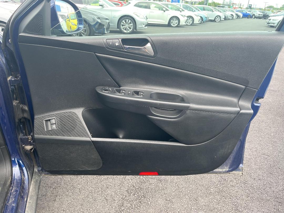 Photo '13' of Volkswagen Passat Photo '13' of Volkswagen Passat