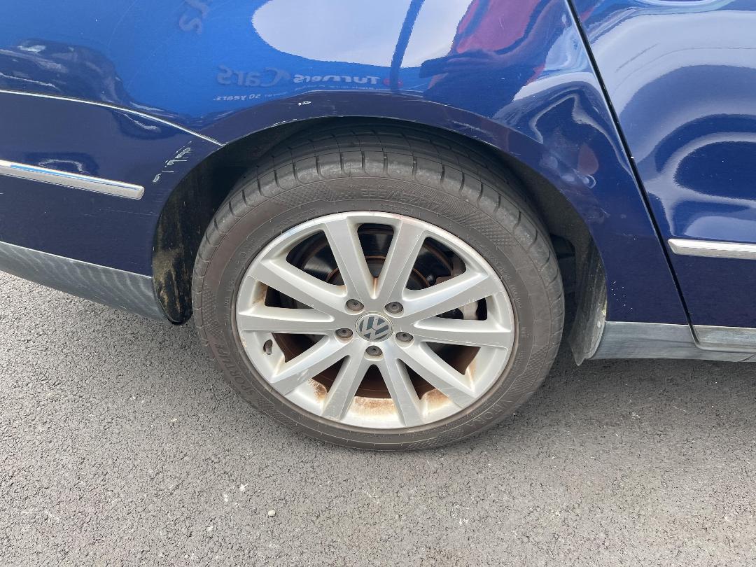 Photo '11' of Volkswagen Passat Photo '11' of Volkswagen Passat