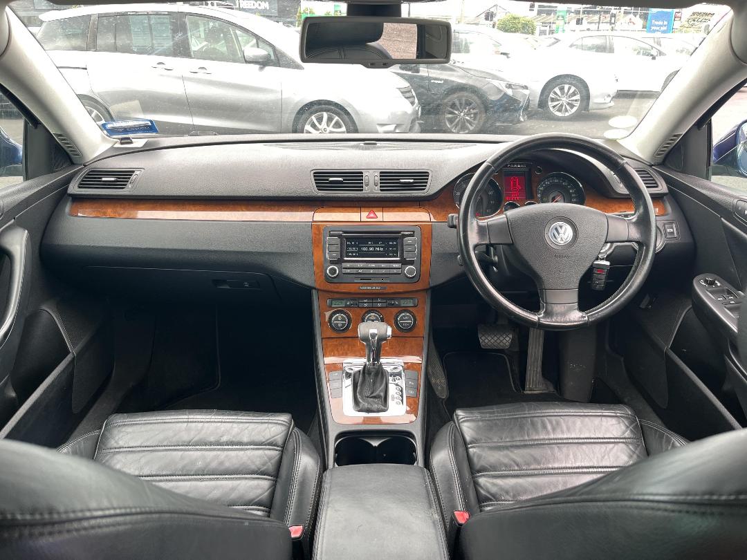 Photo '15' of Volkswagen Passat Photo '15' of Volkswagen Passat