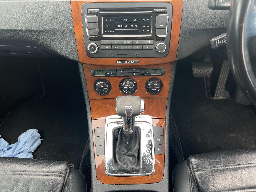 Photo '16' of Volkswagen Passat Photo '16' of Volkswagen Passat