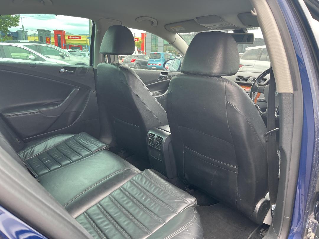 Photo '18' of Volkswagen Passat Photo '18' of Volkswagen Passat