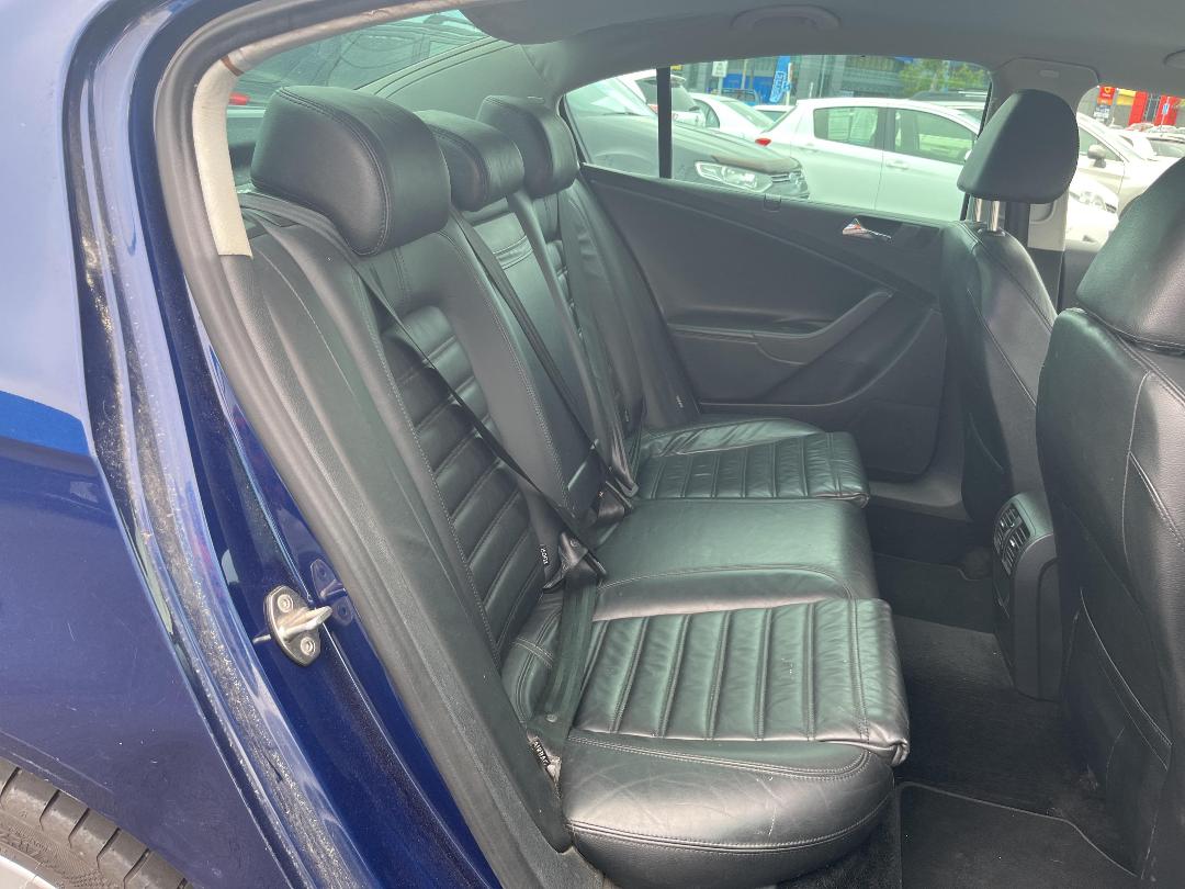 Photo '19' of Volkswagen Passat Photo '19' of Volkswagen Passat