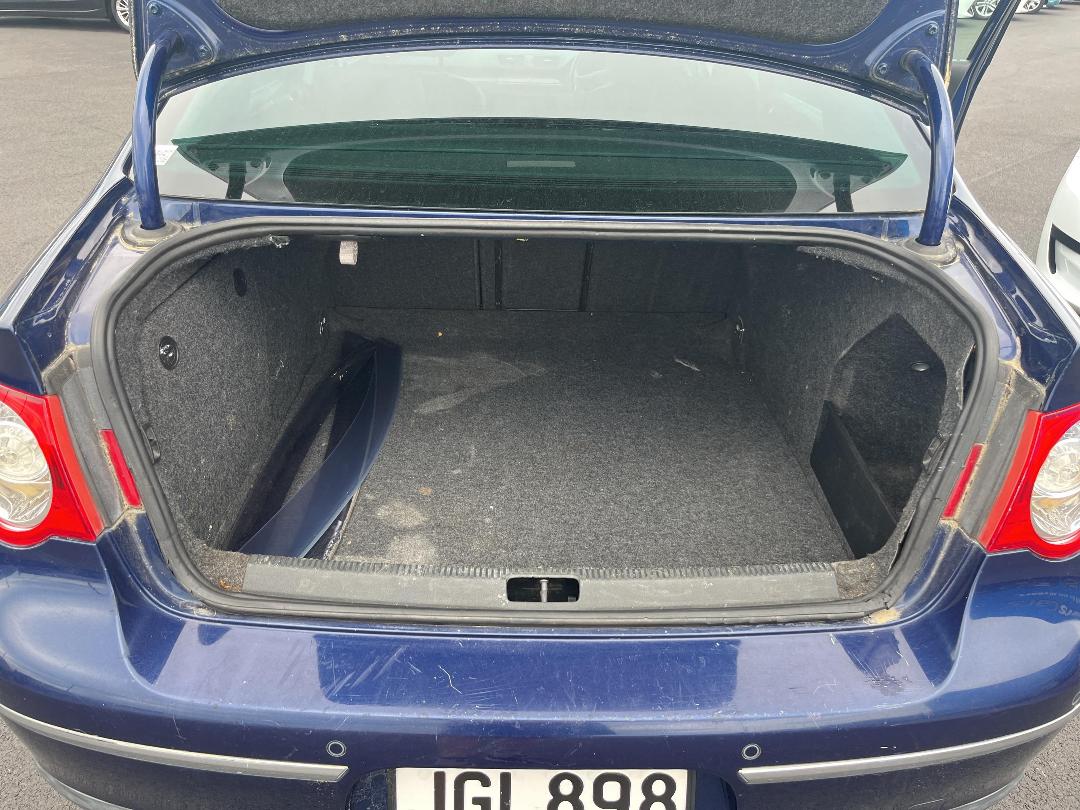 Photo '20' of Volkswagen Passat Photo '20' of Volkswagen Passat