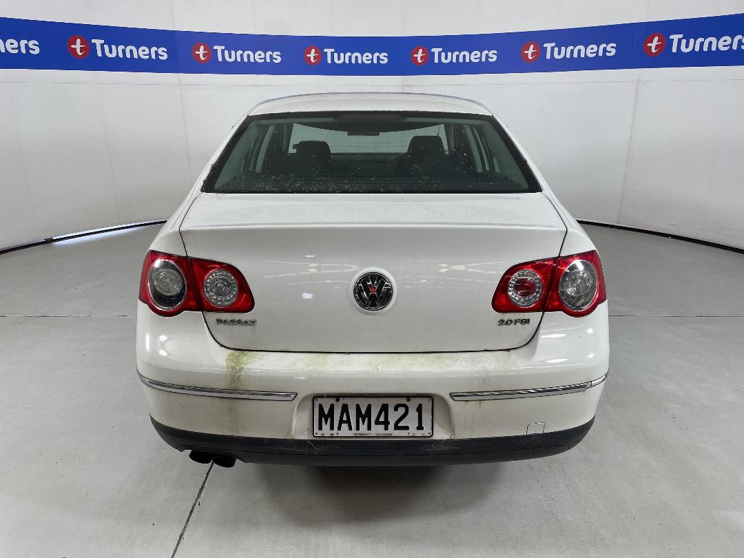 Photo '5' of Volkswagen Passat Photo '5' of Volkswagen Passat