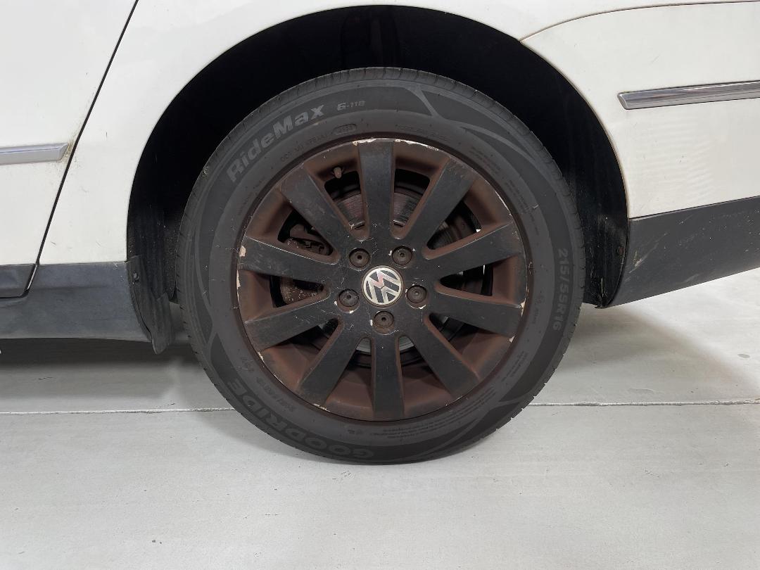 Photo '9' of Volkswagen Passat Photo '9' of Volkswagen Passat