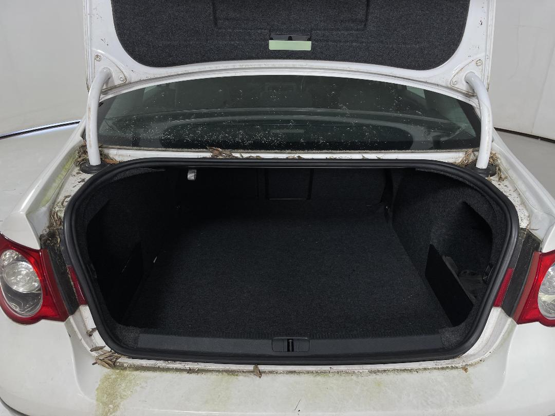 Photo '12' of Volkswagen Passat Photo '12' of Volkswagen Passat