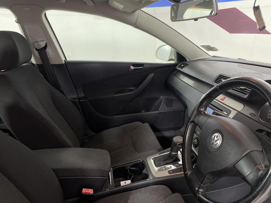 Photo '14' of Volkswagen Passat Photo '14' of Volkswagen Passat