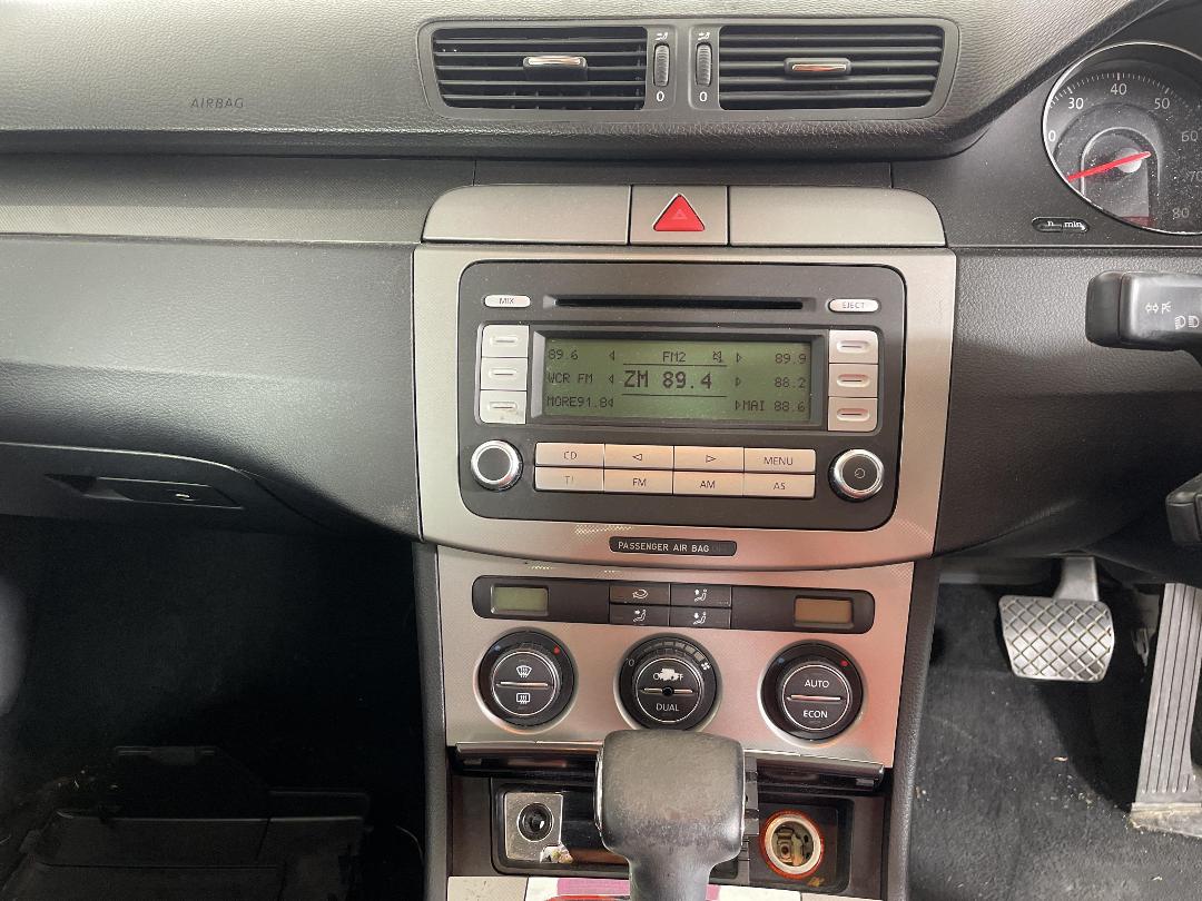 Photo '16' of Volkswagen Passat Photo '16' of Volkswagen Passat