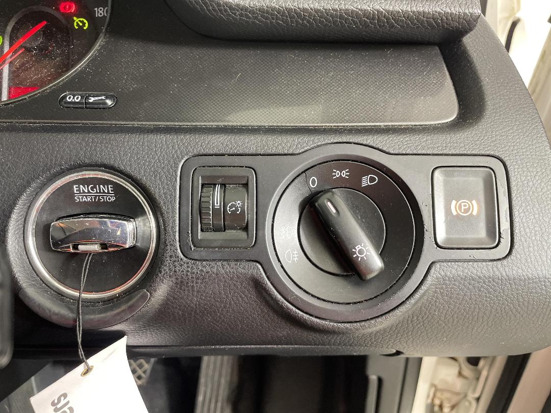 Photo '22' of Volkswagen Passat Photo '22' of Volkswagen Passat