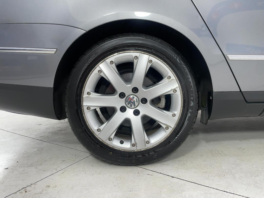 Photo '12' of Volkswagen Passat Photo '12' of Volkswagen Passat