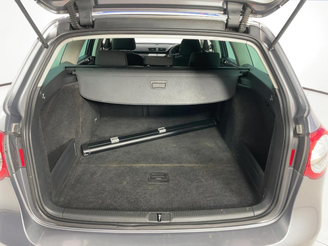 Photo '14' of Volkswagen Passat Photo '14' of Volkswagen Passat