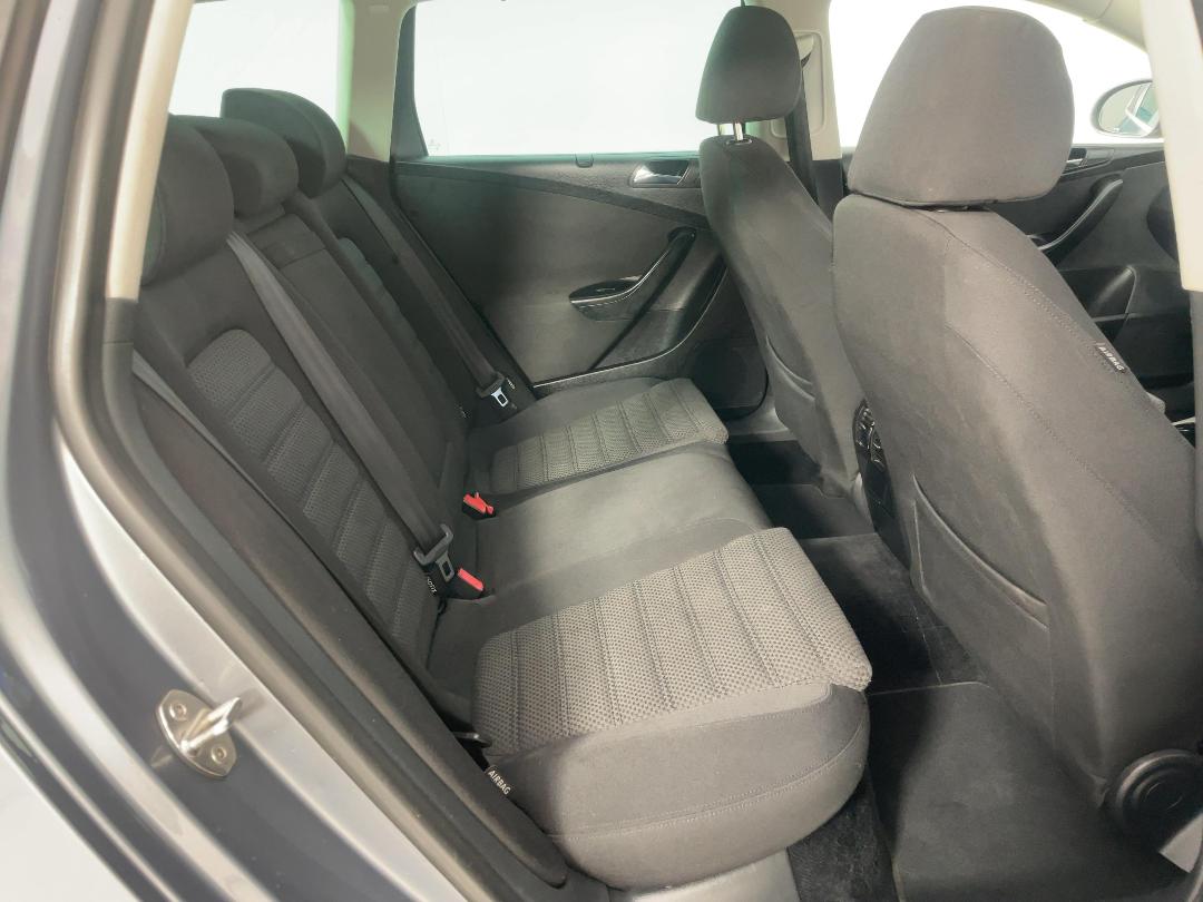 Photo '20' of Volkswagen Passat Photo '20' of Volkswagen Passat