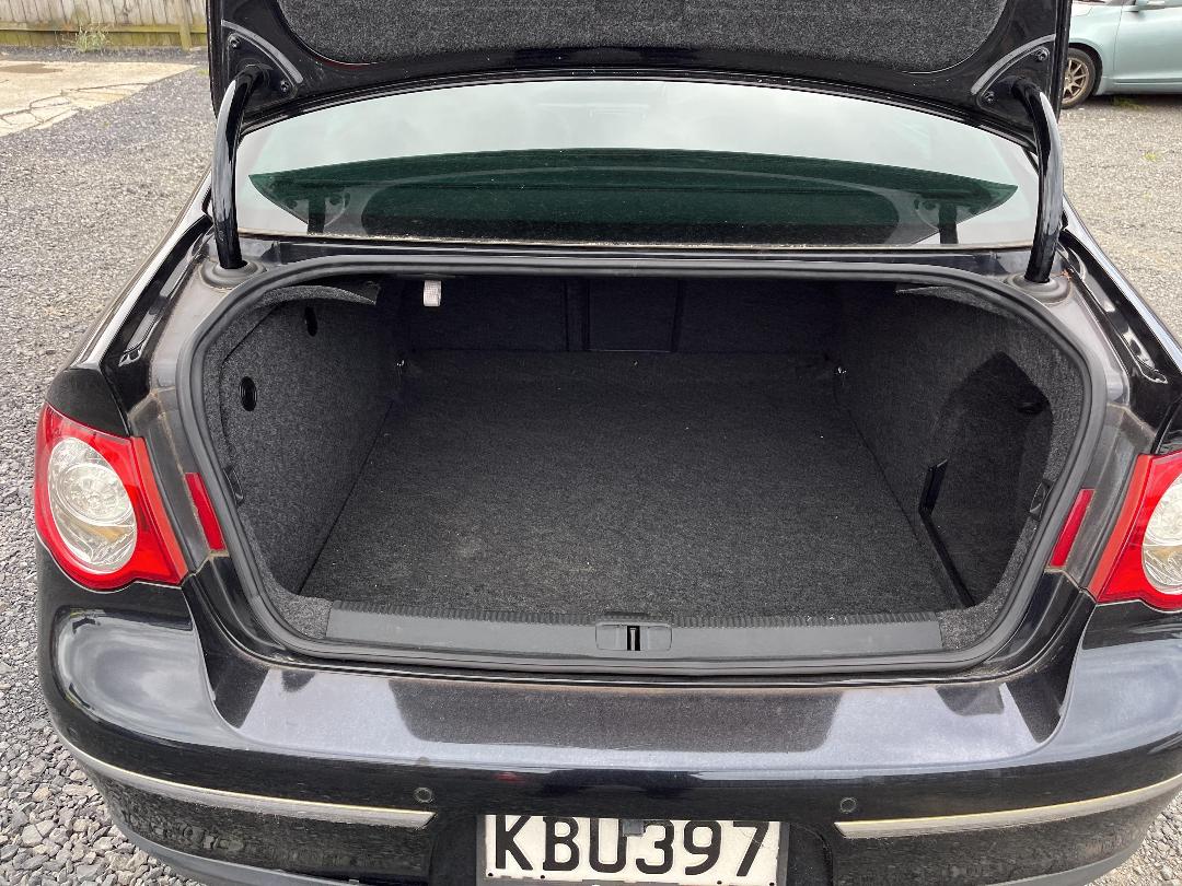 Photo '8' of Volkswagen Passat Photo '8' of Volkswagen Passat