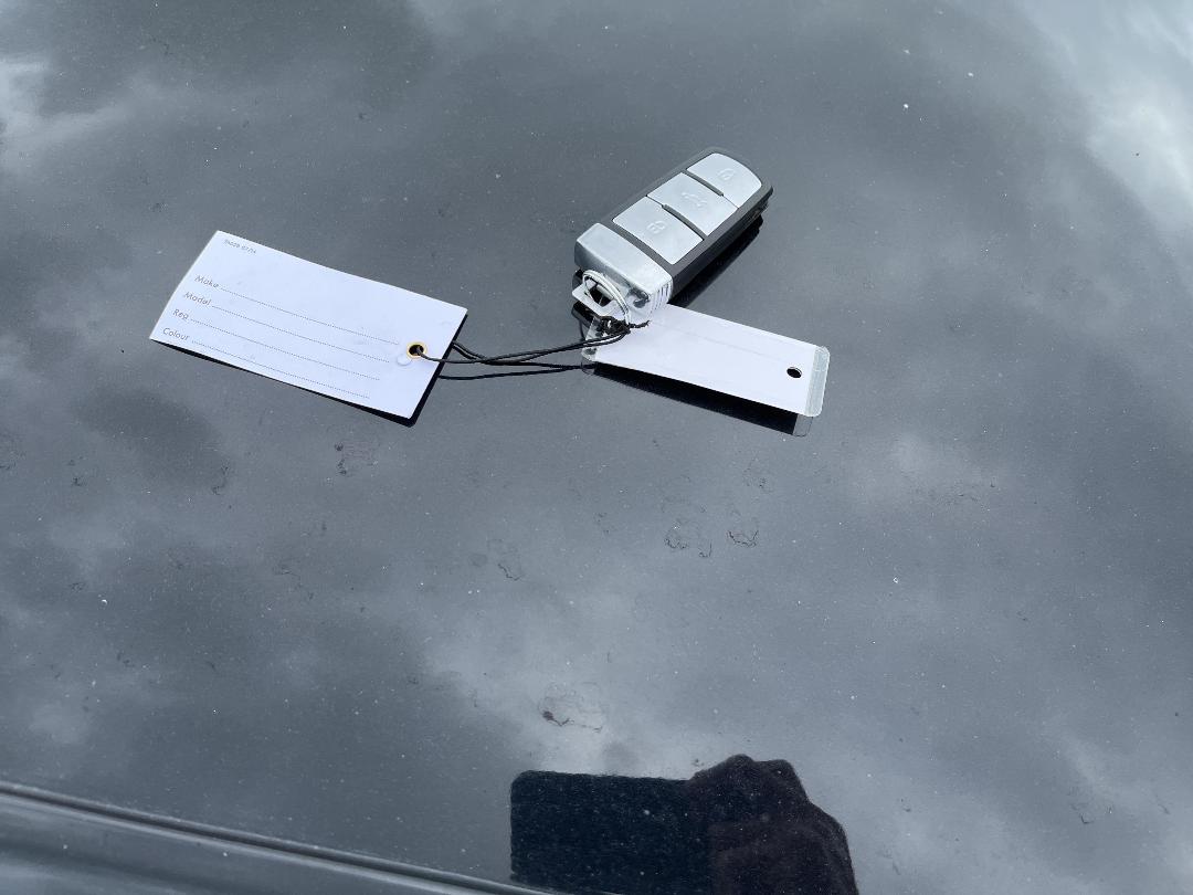 Photo '11' of Volkswagen Passat Photo '11' of Volkswagen Passat