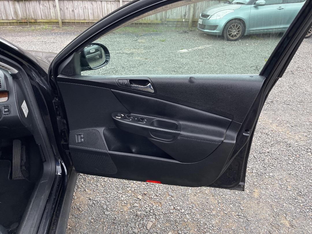 Photo '9' of Volkswagen Passat Photo '9' of Volkswagen Passat