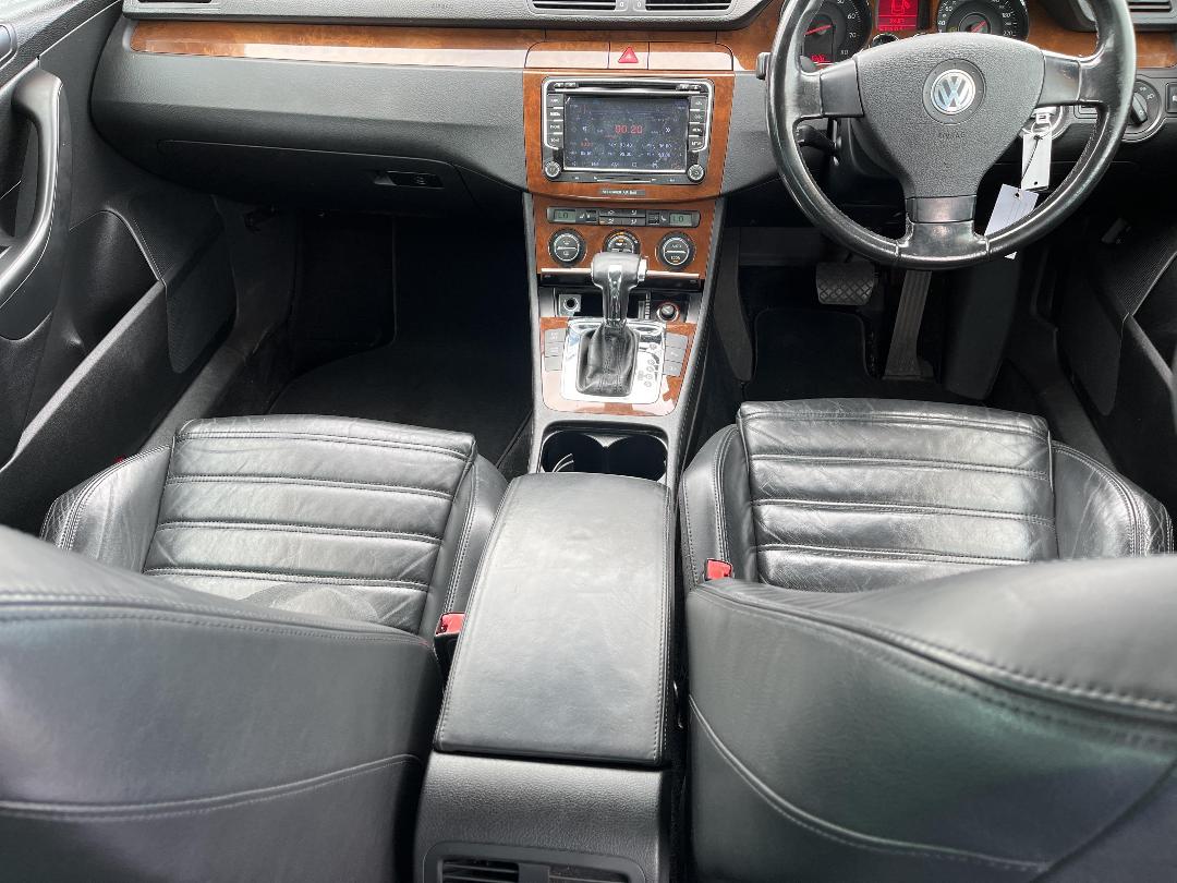 Photo '16' of Volkswagen Passat Photo '16' of Volkswagen Passat