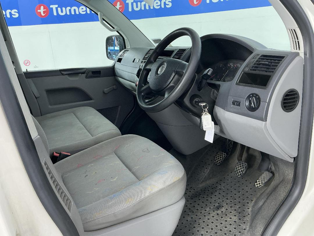 Photo '16' of Volkswagen T5