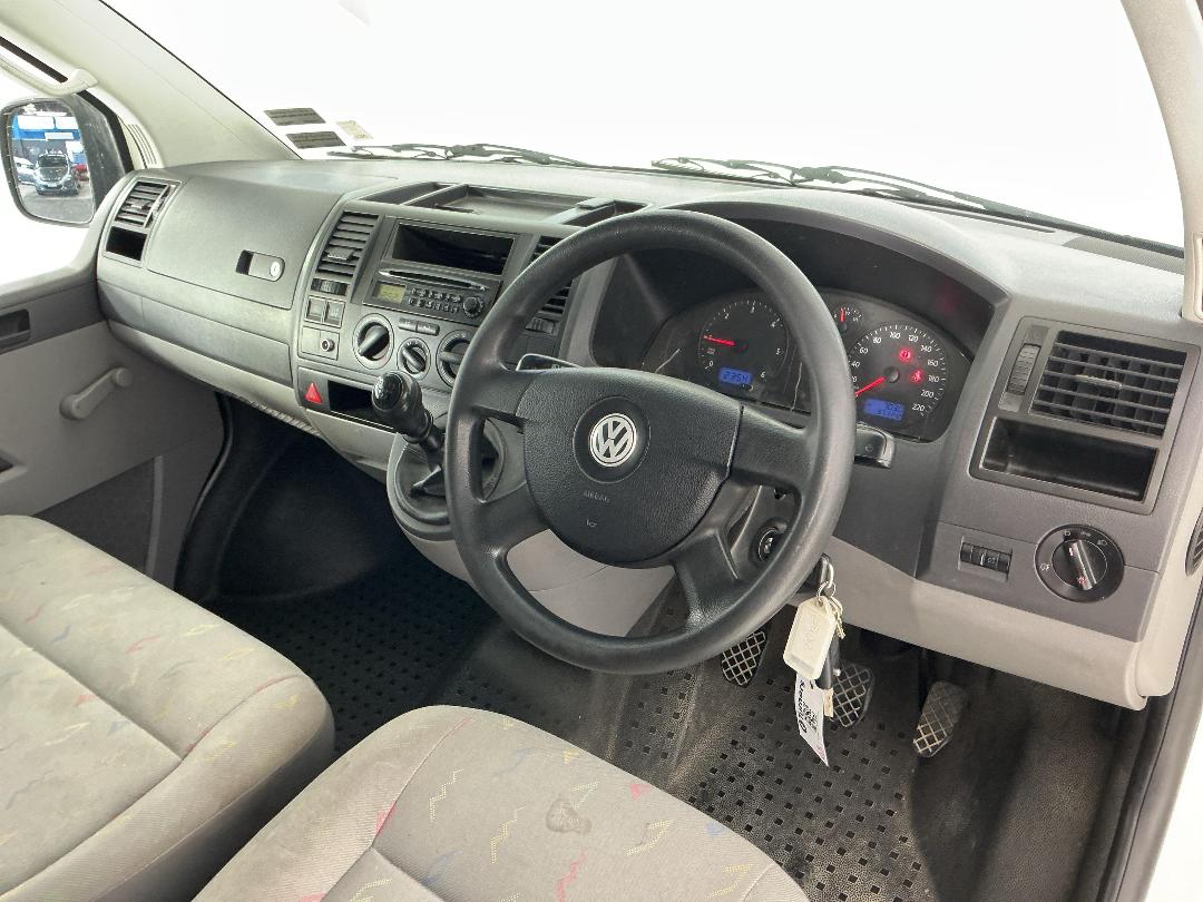 Photo '17' of Volkswagen T5