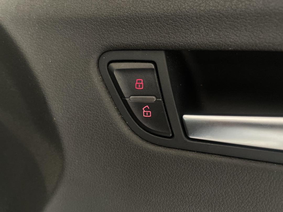 Photo '24' of Audi A4 Photo '24' of Audi A4