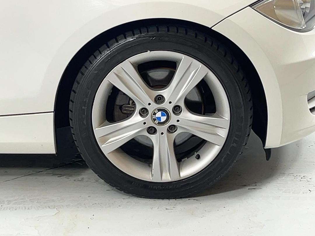 Photo '9' of BMW 120I Photo '9' of BMW 120I