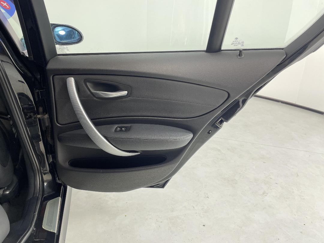 Photo '19' of BMW 130I