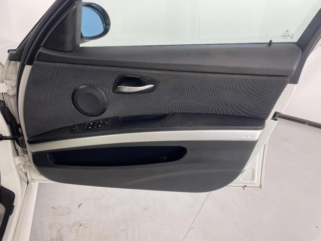 Photo '15' of BMW 320I