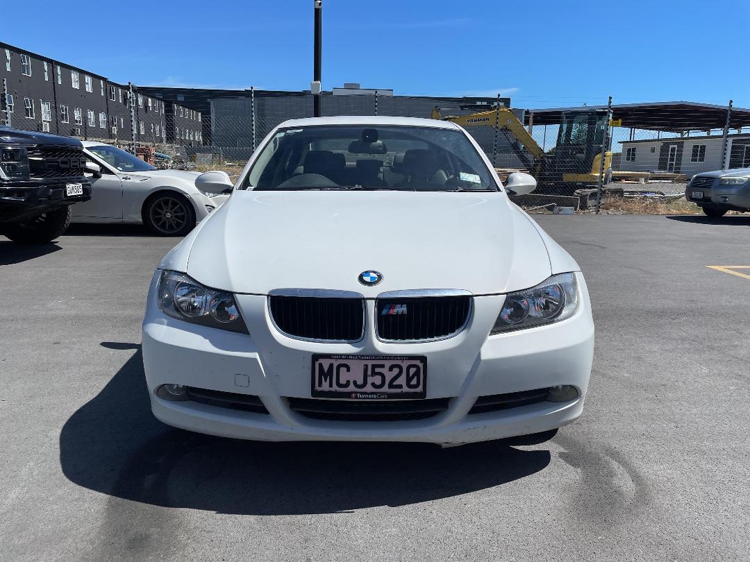 Photo '3' of BMW 320I Photo '3' of BMW 320I