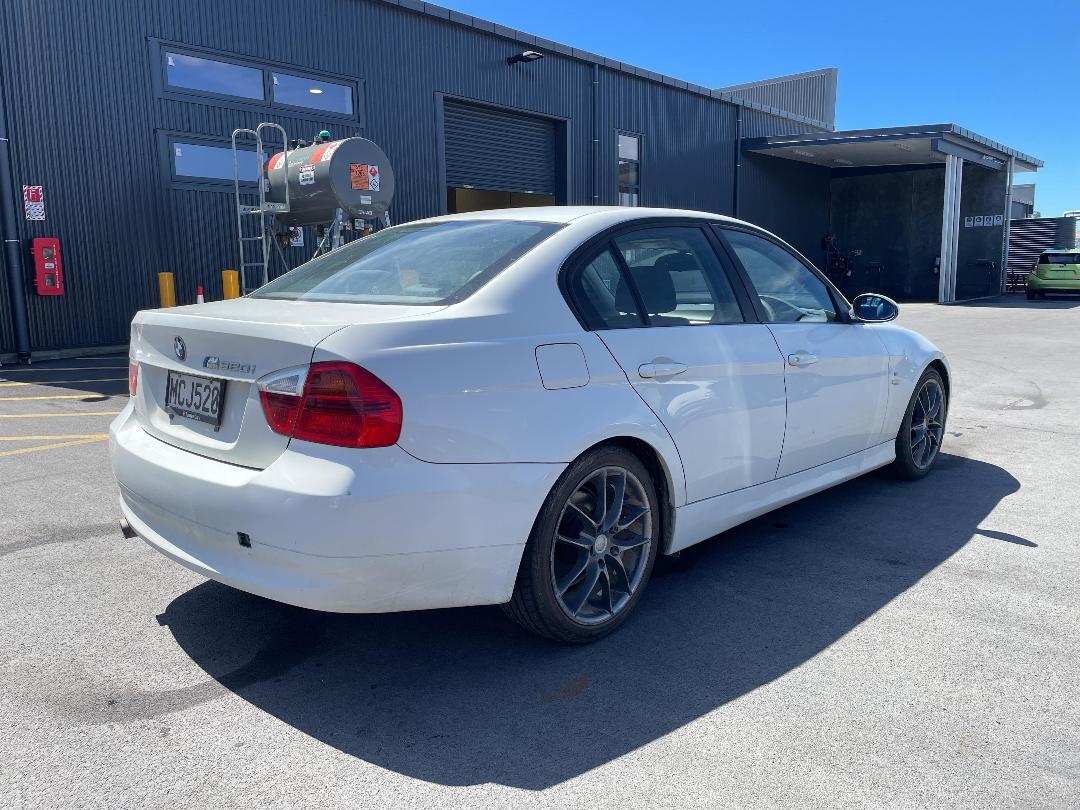 Photo '7' of BMW 320I Photo '7' of BMW 320I